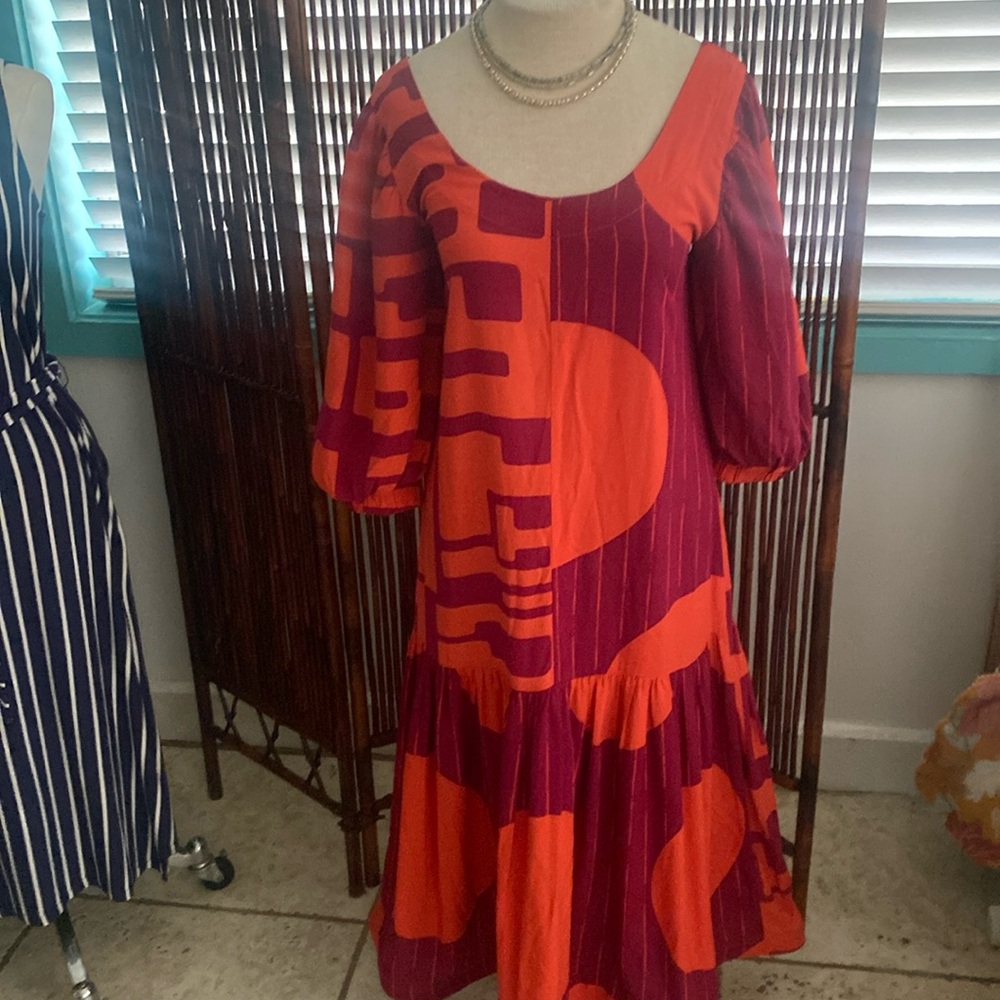 RW 3/4 sleeve dress with elastic at end of sleeve. Orange & burgundy print. #538